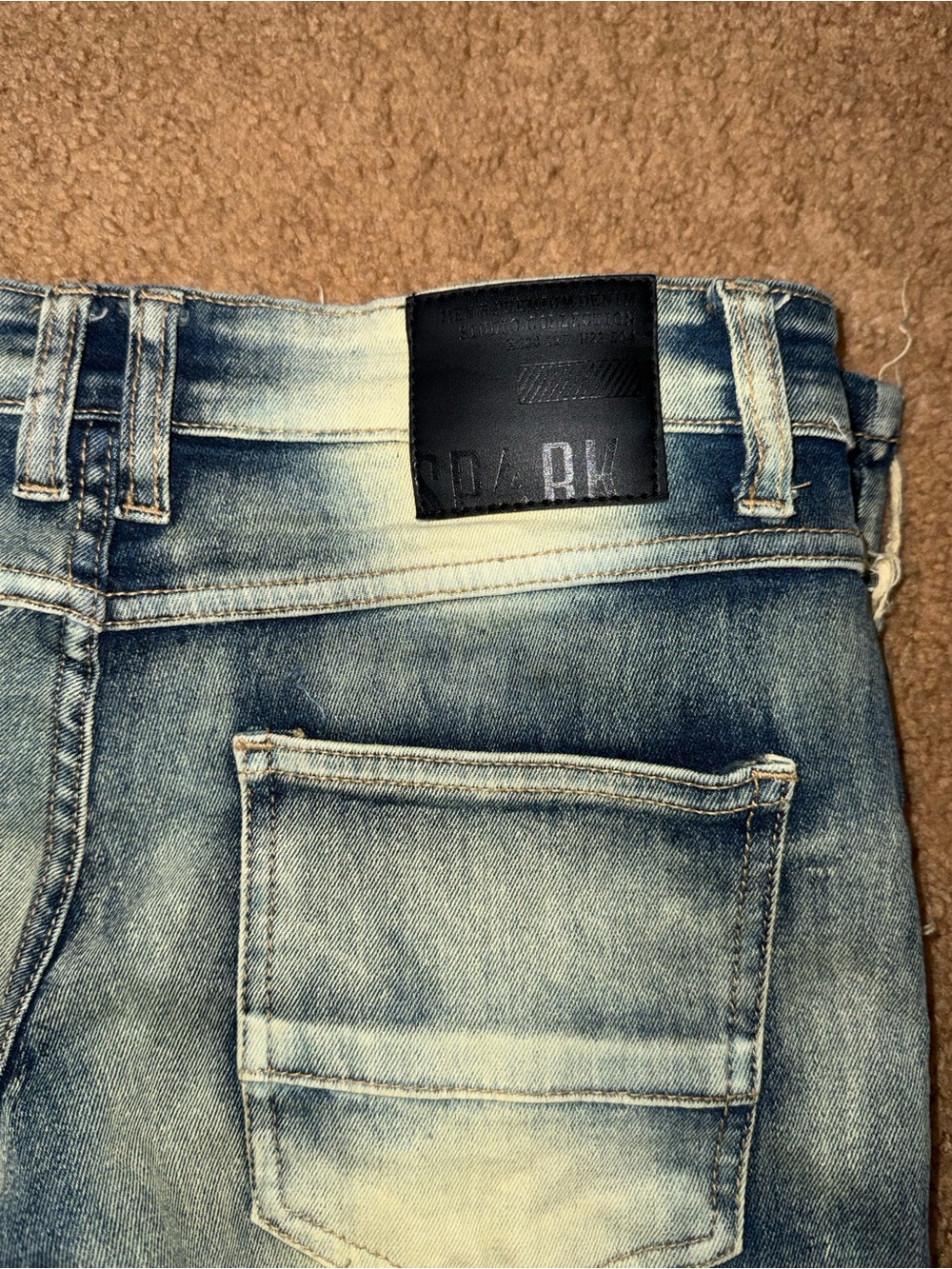 Distressed Light Wash Ripped Jeans - Picture 3 of 4